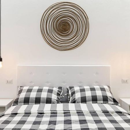 Modern And New Flat In Duomo Area Apartment Milan Bagian luar foto
