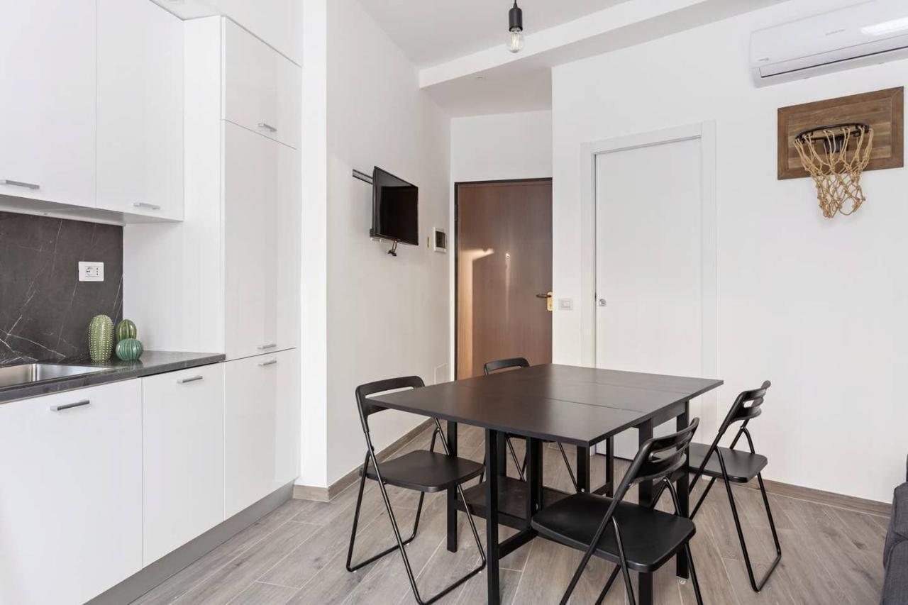 Modern And New Flat In Duomo Area Apartment Milan Bagian luar foto