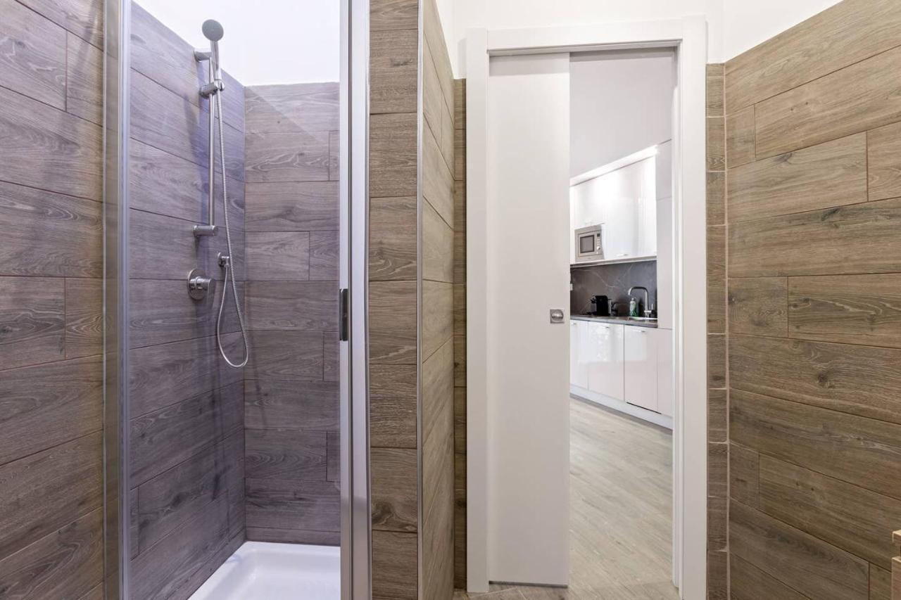 Modern And New Flat In Duomo Area Apartment Milan Bagian luar foto